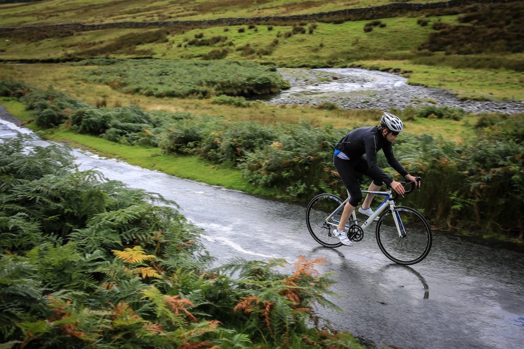 TOP TIPS FOR CYCLING IN THE RAIN Halfords